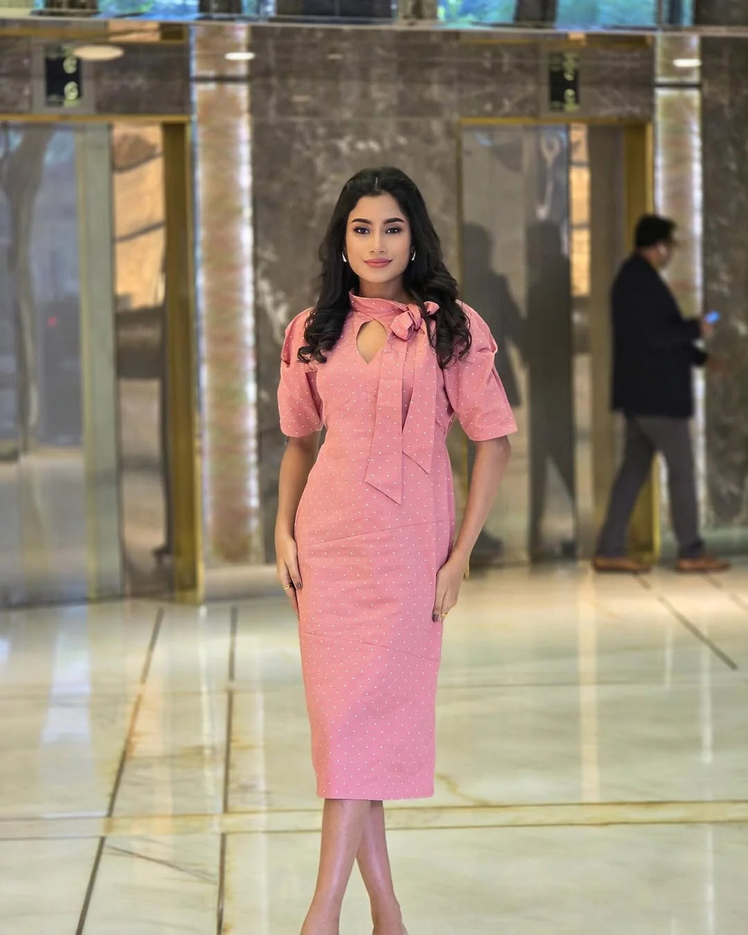 Britney pink midi dress with short sleeves