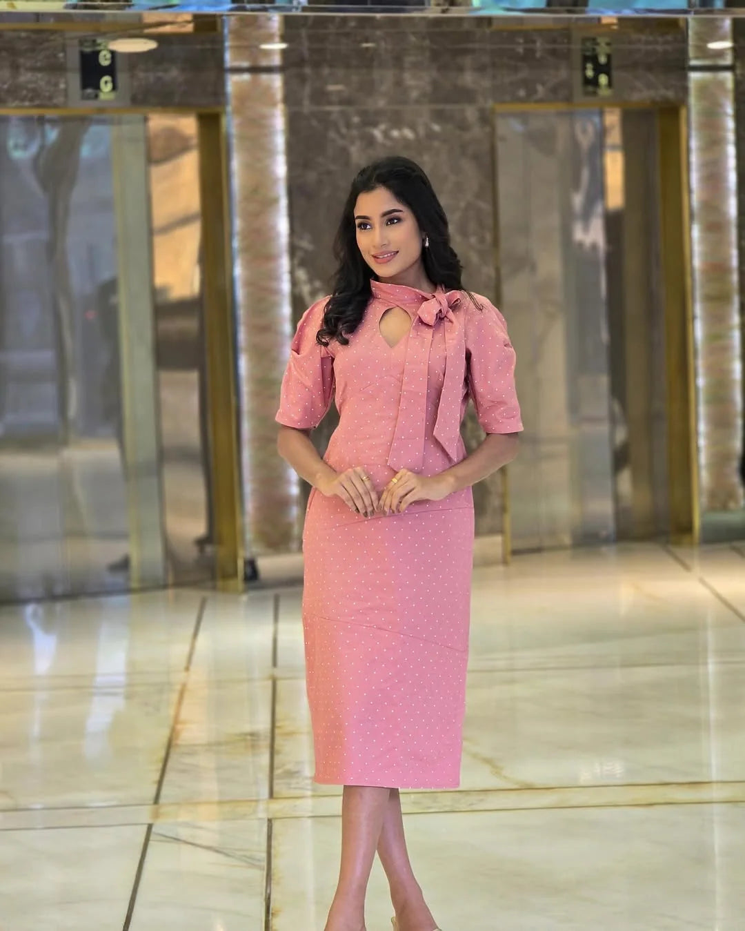 Britney pink midi dress with short sleeves